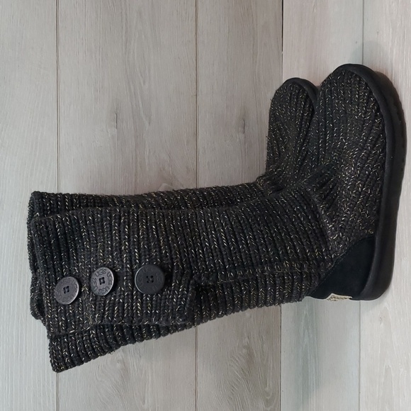 Ugg Australia Women 1876 Sweater Cardi 3 buttons Boots shoes sz 6 - Picture 2 of 10